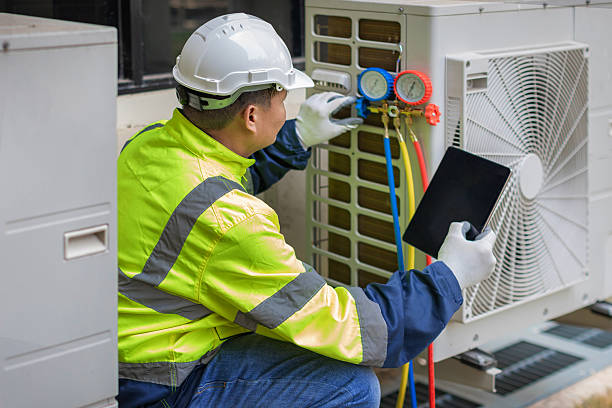 Professional Hvac technician working in Drexel Hill, PA